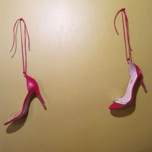 👠 red lace up heels laces up to about the knee.